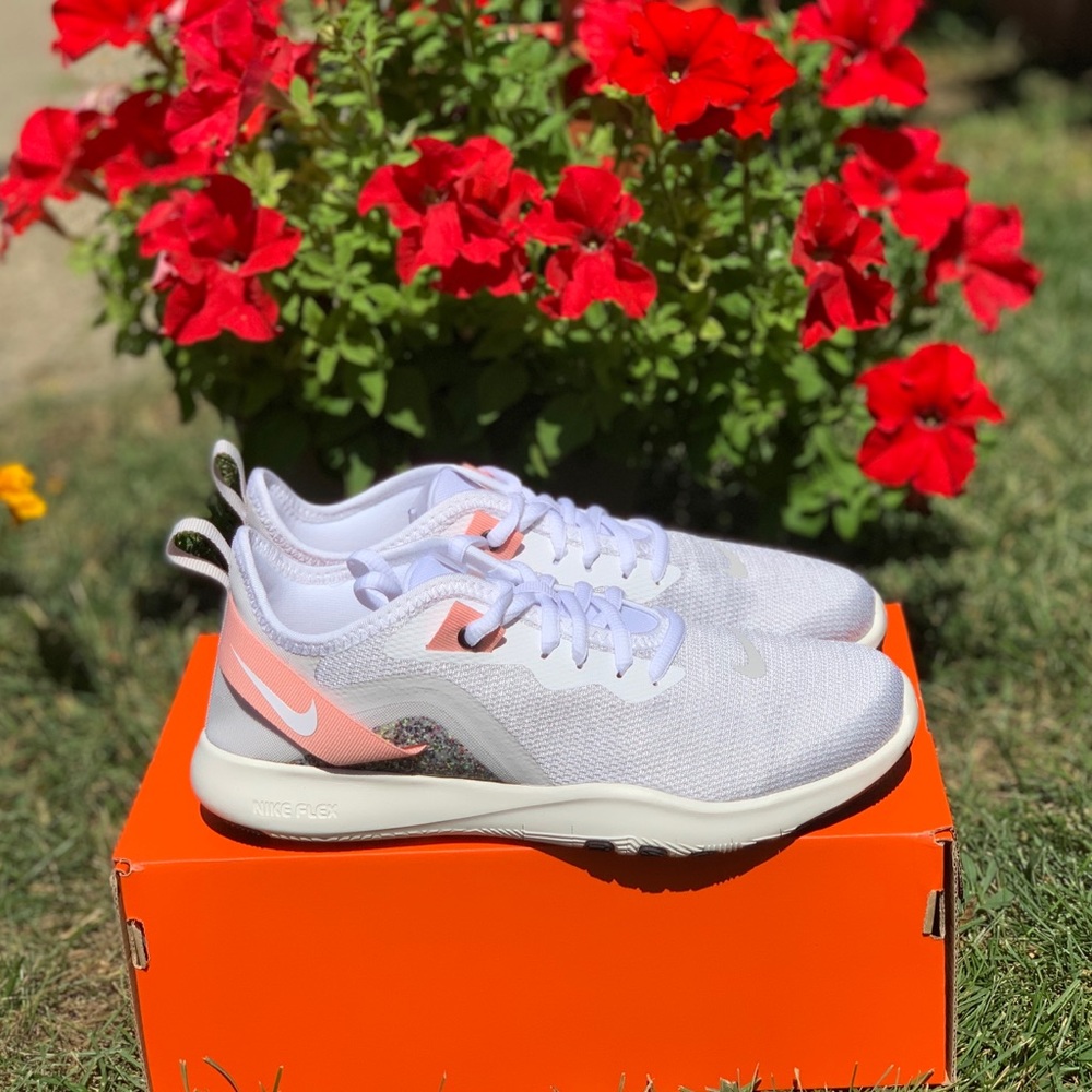 ❗️SOLD❗️Nike Flex Trainer 9 white stardust sneaker